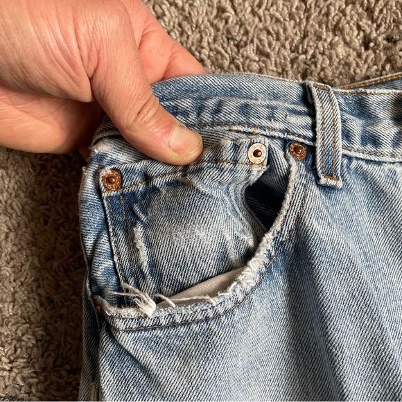 Levi's 501xx Jeans Size 32x36 Distressed Blue Denim Button Fly Light Wash USA - Picture 6 of 16